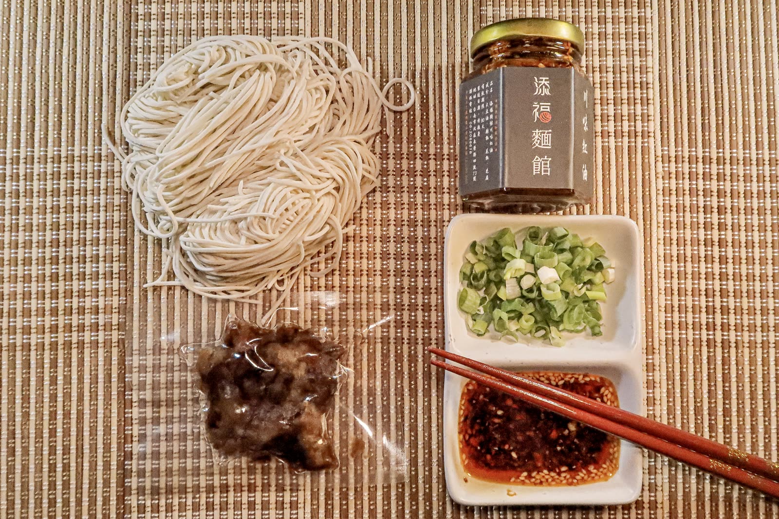 麵條與佐料配置